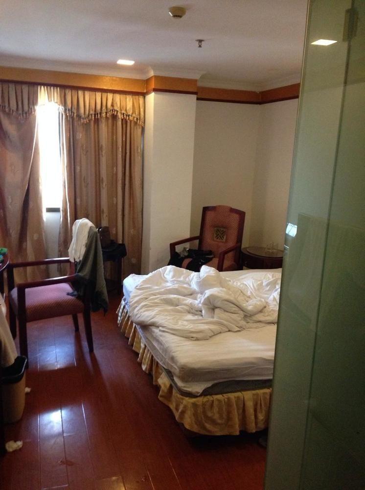 Baojiang Yingbin Hotel Zhuhai Exteriör bild